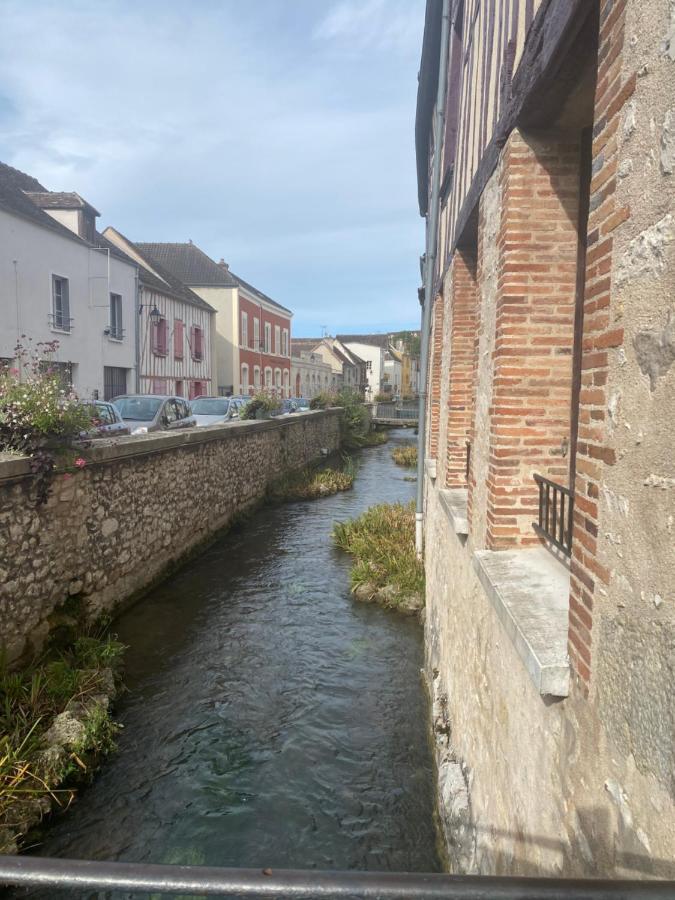 Le Marais Vous - Duplex En Centre-Ville. Provins Zewnętrze zdjęcie
